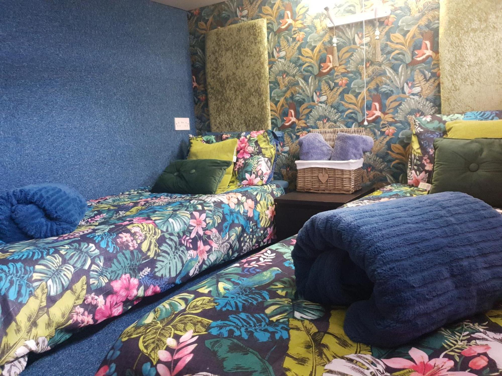 Jasmine Coral Jay Boutique Boatel Ocean Village 지브롤터 객실 사진